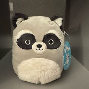 Galci the raccoon Squishmallow